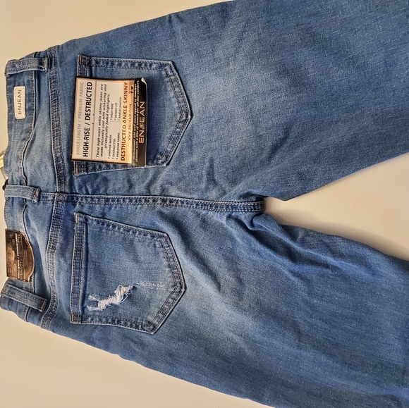 Junior Sculpting Stretch High-Rise Destructed Jeans - Picture 7 of 16